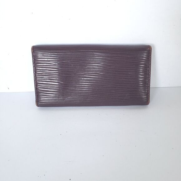 Authentic Louis Vuitton Epi Multicles 4 Key Hooks Case Solid Purple Small 2009 - Picture 2 of 12